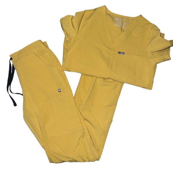 Figs (Set) - Yola Skinny Scrub Pants AND Catarina One-Pocket Scrub Top *Gold - Picture 2 of 16